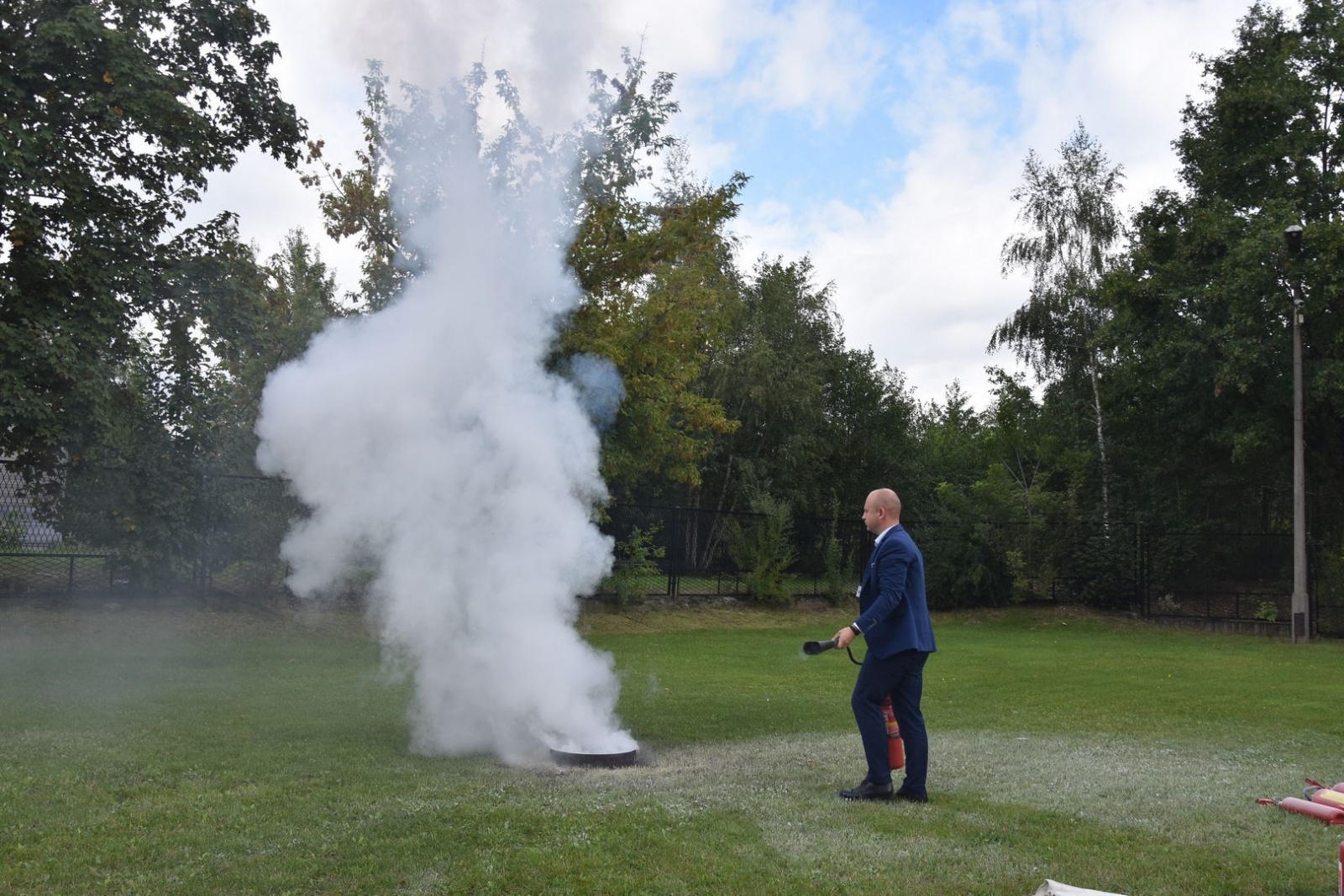 Zdjęcie w galerii na portalu naszwodzislaw.com: Bezpieczeństwo priorytetem. Szkolenie przeciwpożarowe dla pracowników starostwa [FOTO] wiadomości z regionu