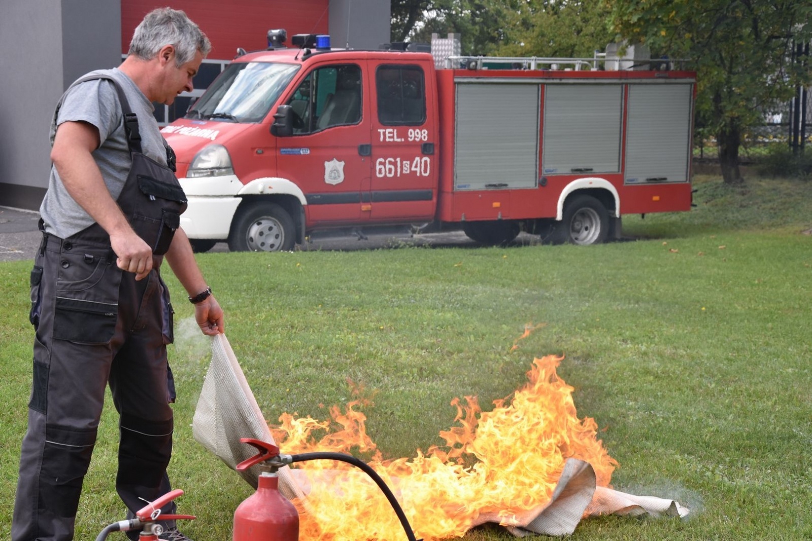 Zdjęcie w galerii na portalu naszwodzislaw.com: Bezpieczeństwo priorytetem. Szkolenie przeciwpożarowe dla pracowników starostwa [FOTO] wiadomości z regionu