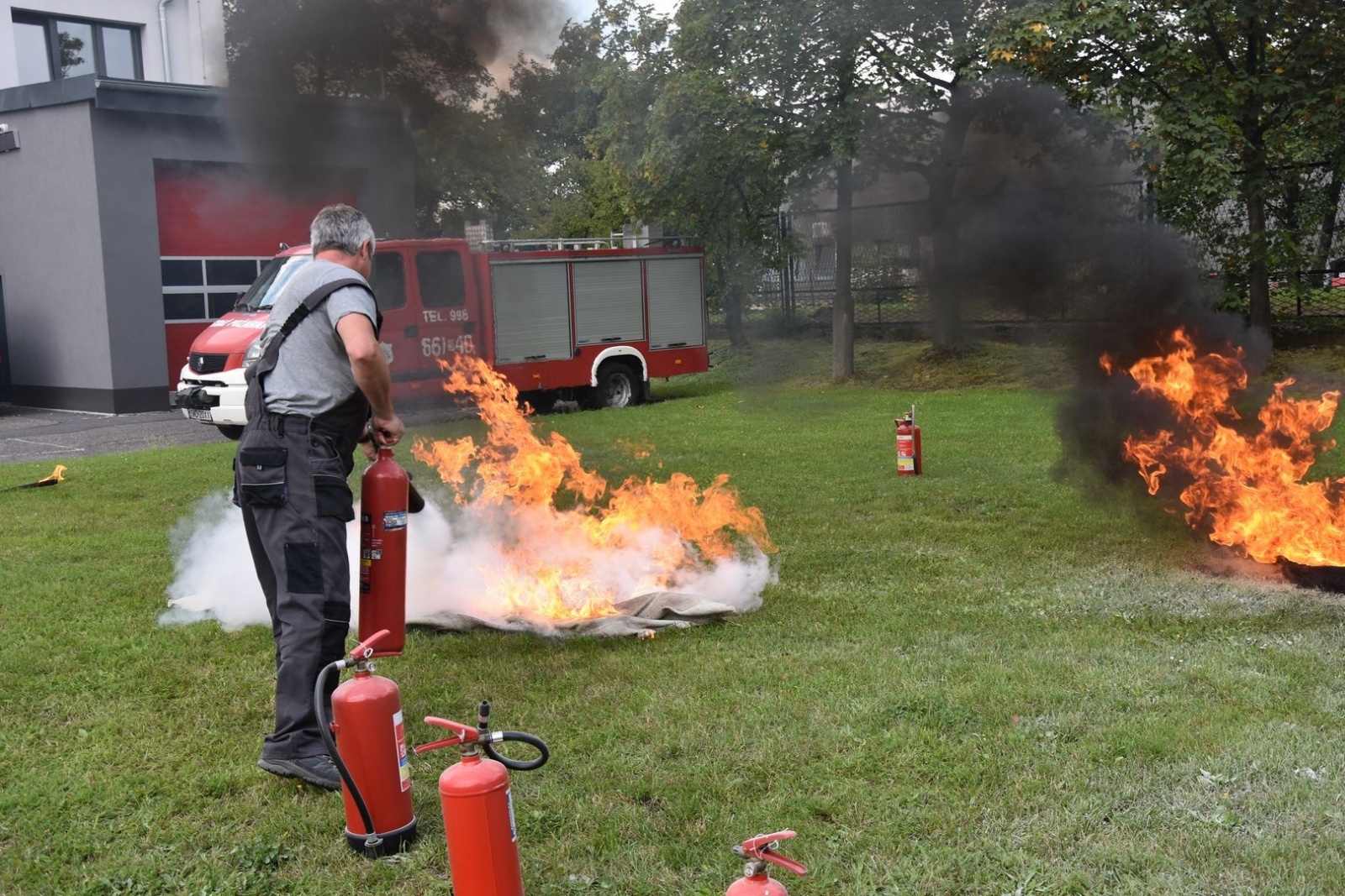 Zdjęcie w galerii na portalu naszwodzislaw.com: Bezpieczeństwo priorytetem. Szkolenie przeciwpożarowe dla pracowników starostwa [FOTO] wiadomości z regionu