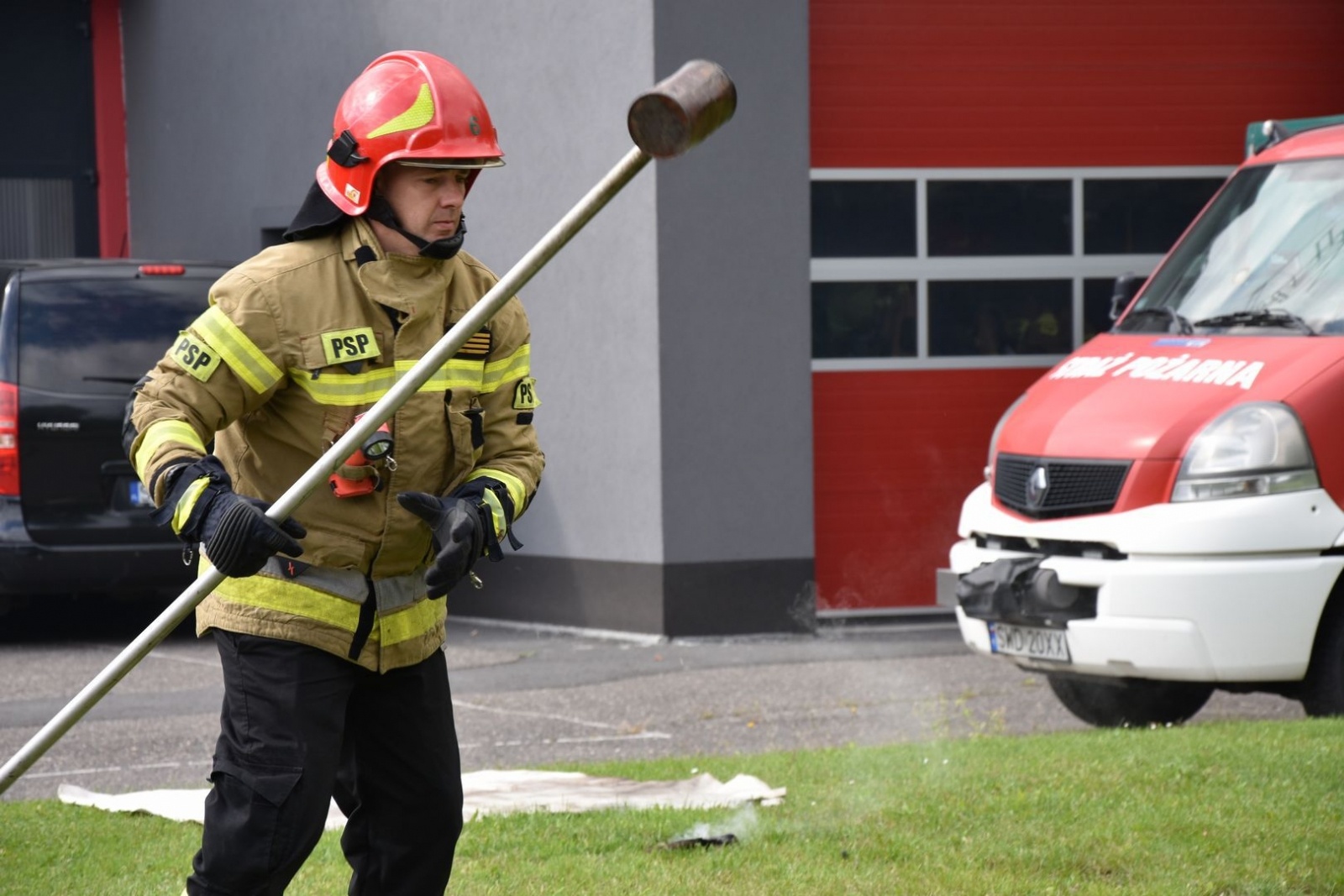 Zdjęcie w galerii na portalu naszwodzislaw.com: Bezpieczeństwo priorytetem. Szkolenie przeciwpożarowe dla pracowników starostwa [FOTO] wiadomości z regionu