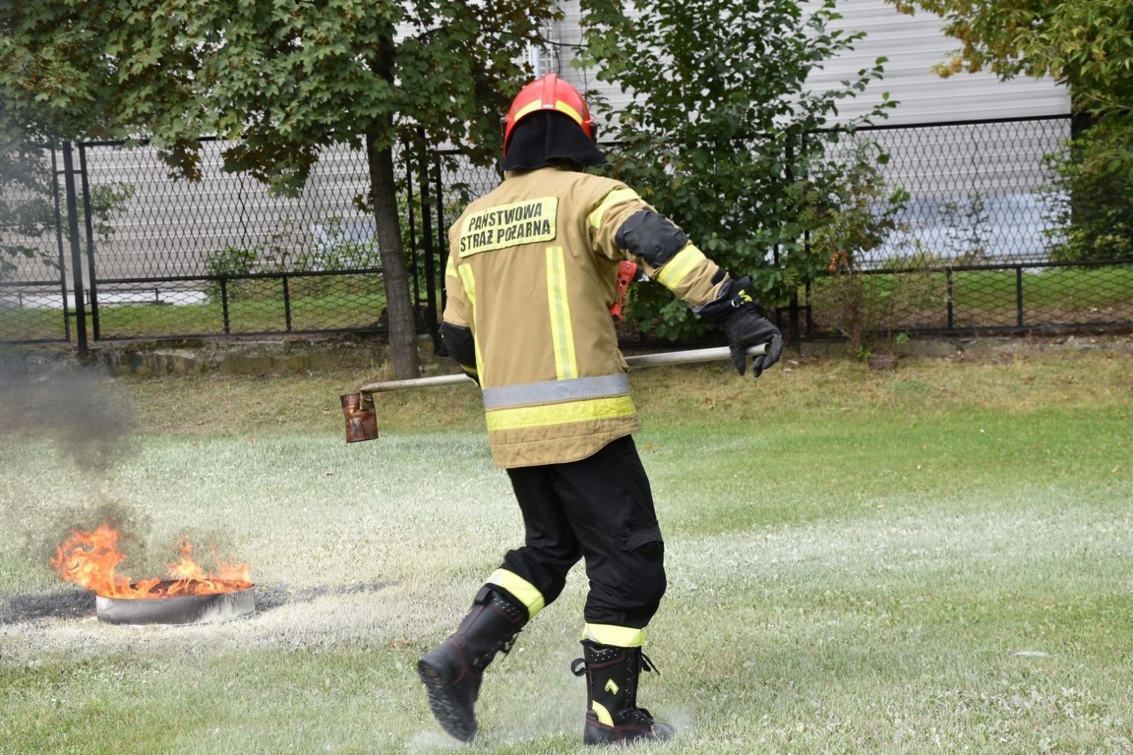 Zdjęcie w galerii na portalu naszwodzislaw.com: Bezpieczeństwo priorytetem. Szkolenie przeciwpożarowe dla pracowników starostwa [FOTO] wiadomości z regionu