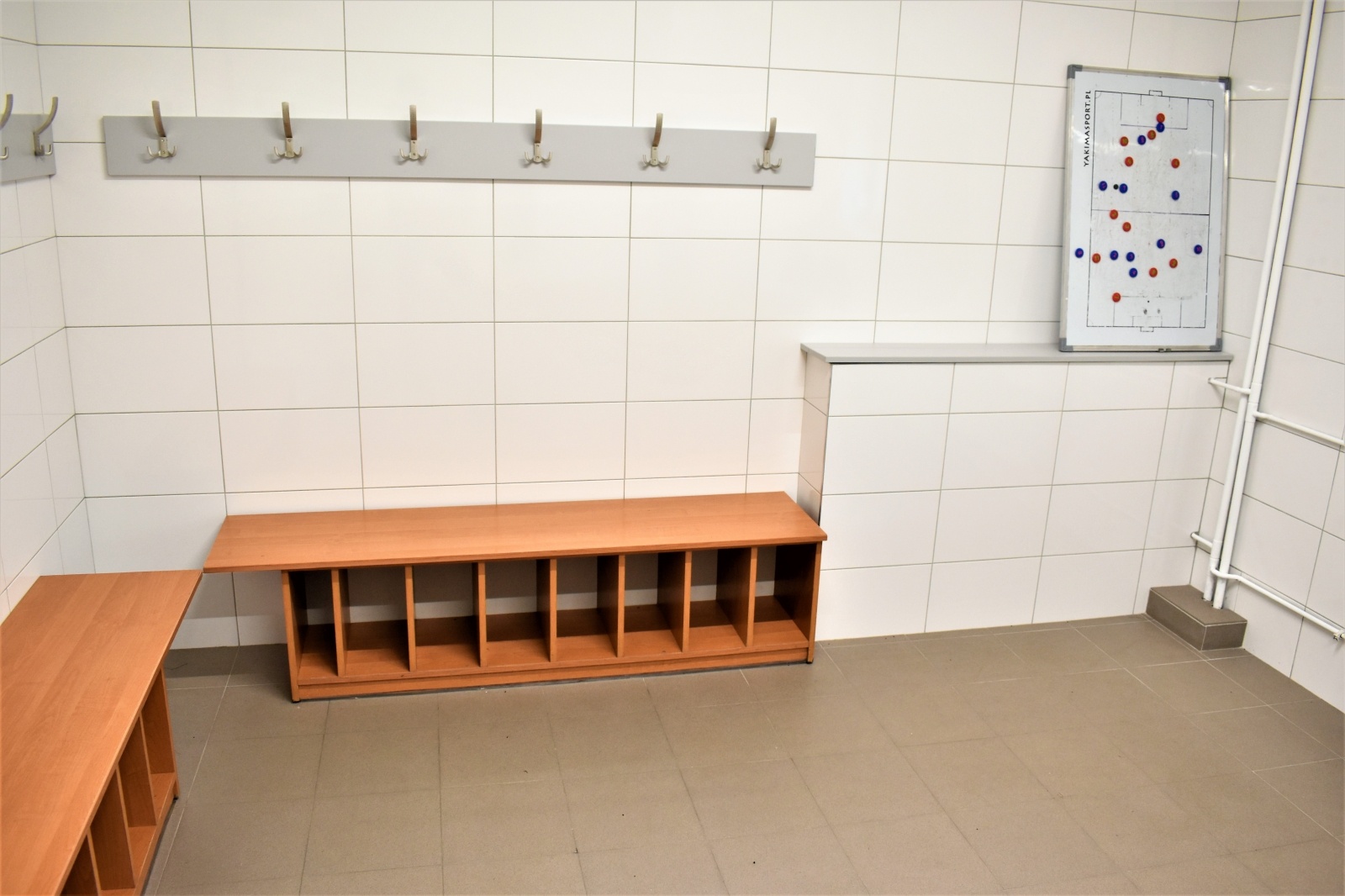 Zdjęcie w galerii na portalu naszwodzislaw.com: Mała sala gimnastyczna w Skrzyszowie po modernizacji wiadomości z regionu