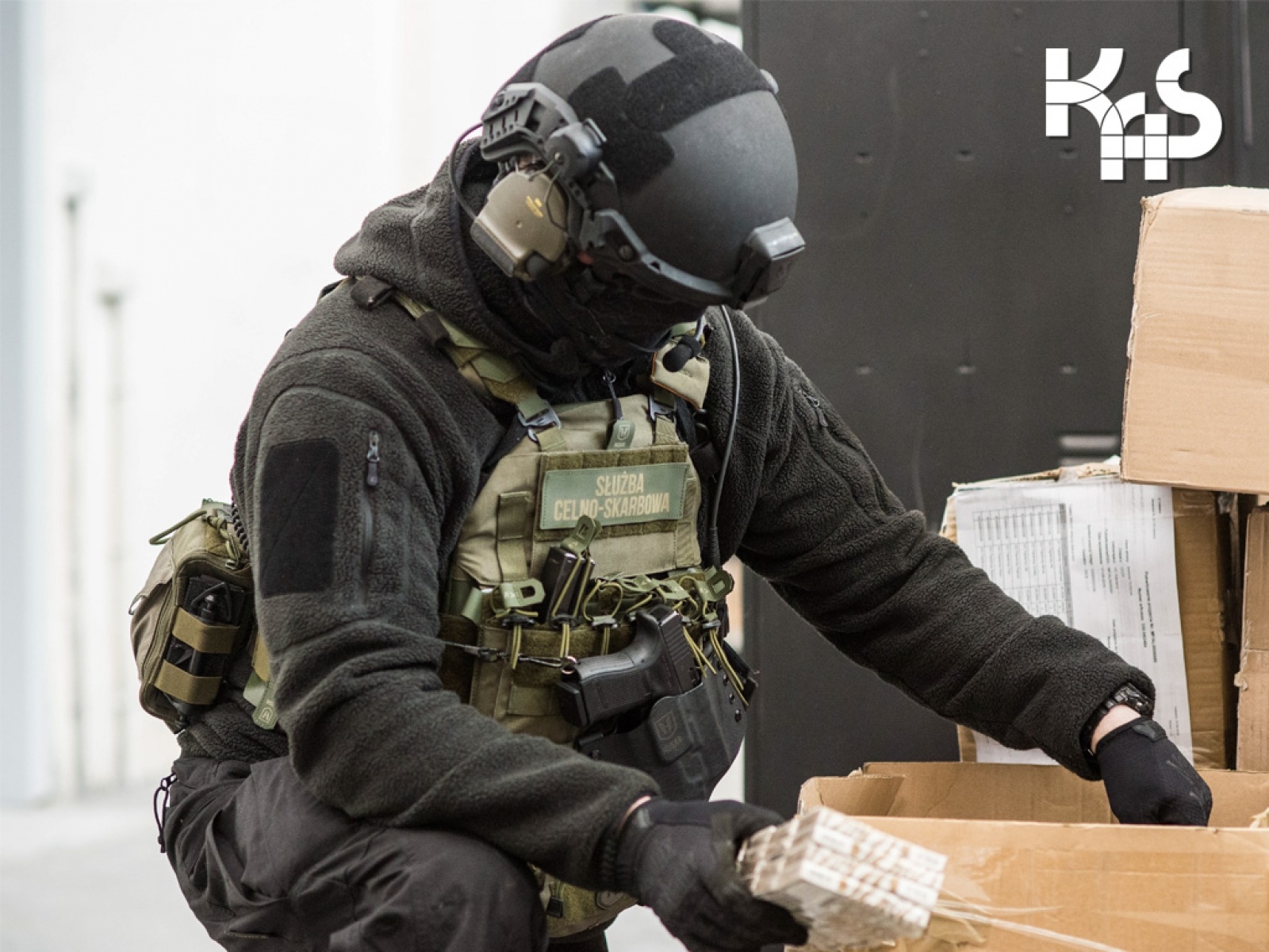 Zdjęcie w galerii na portalu naszwodzislaw.com: Blisko 4000 zł na początek i emerytura po 25 latach. KAS szuka ludzi do służby wiadomości z regionu