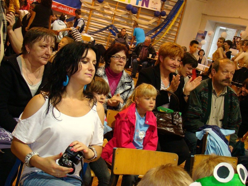 Zdjęcie w galerii na portalu naszwodzislaw.com: Szkolna fiesta na Wilchwach wiadomości z regionu