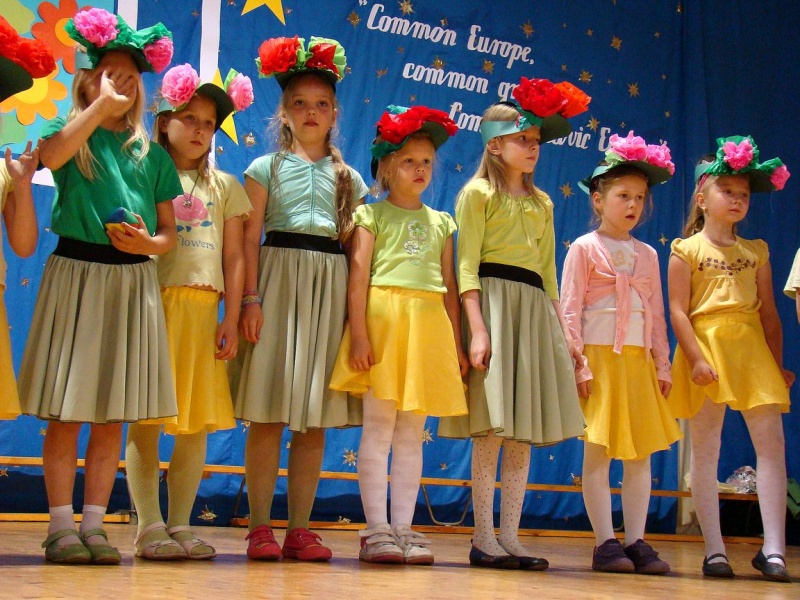 Zdjęcie w galerii na portalu naszwodzislaw.com: Szkolna fiesta na Wilchwach wiadomości z regionu