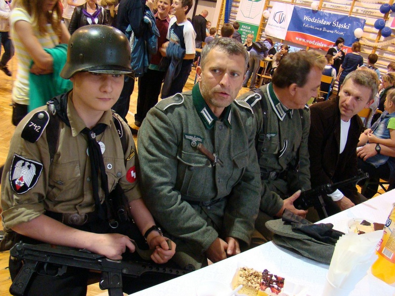 Zdjęcie w galerii na portalu naszwodzislaw.com: Szkolna fiesta na Wilchwach wiadomości z regionu