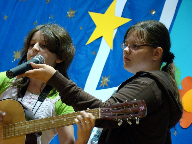 Zdjęcie w galerii na portalu naszwodzislaw.com: Szkolna fiesta na Wilchwach wiadomości z regionu