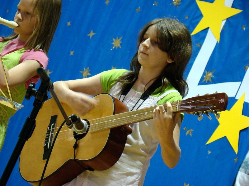 Zdjęcie w galerii na portalu naszwodzislaw.com: Szkolna fiesta na Wilchwach wiadomości z regionu