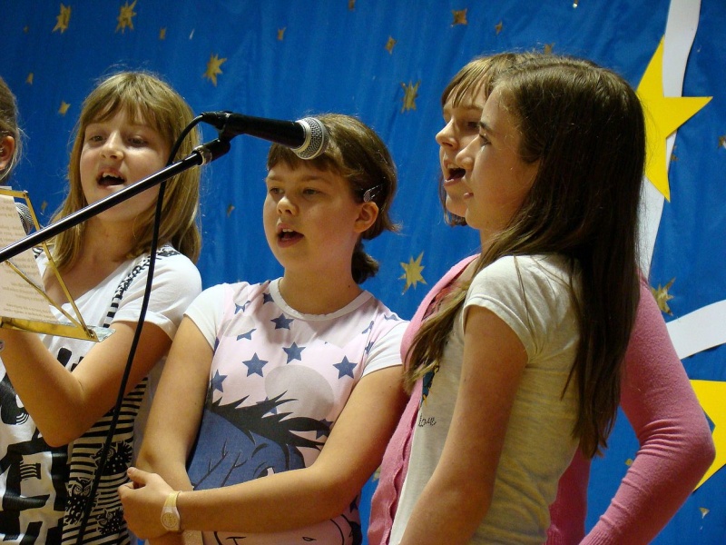 Zdjęcie w galerii na portalu naszwodzislaw.com: Szkolna fiesta na Wilchwach wiadomości z regionu