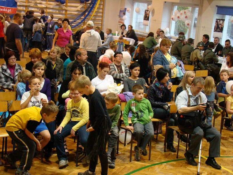 Zdjęcie w galerii na portalu naszwodzislaw.com: Szkolna fiesta na Wilchwach wiadomości z regionu