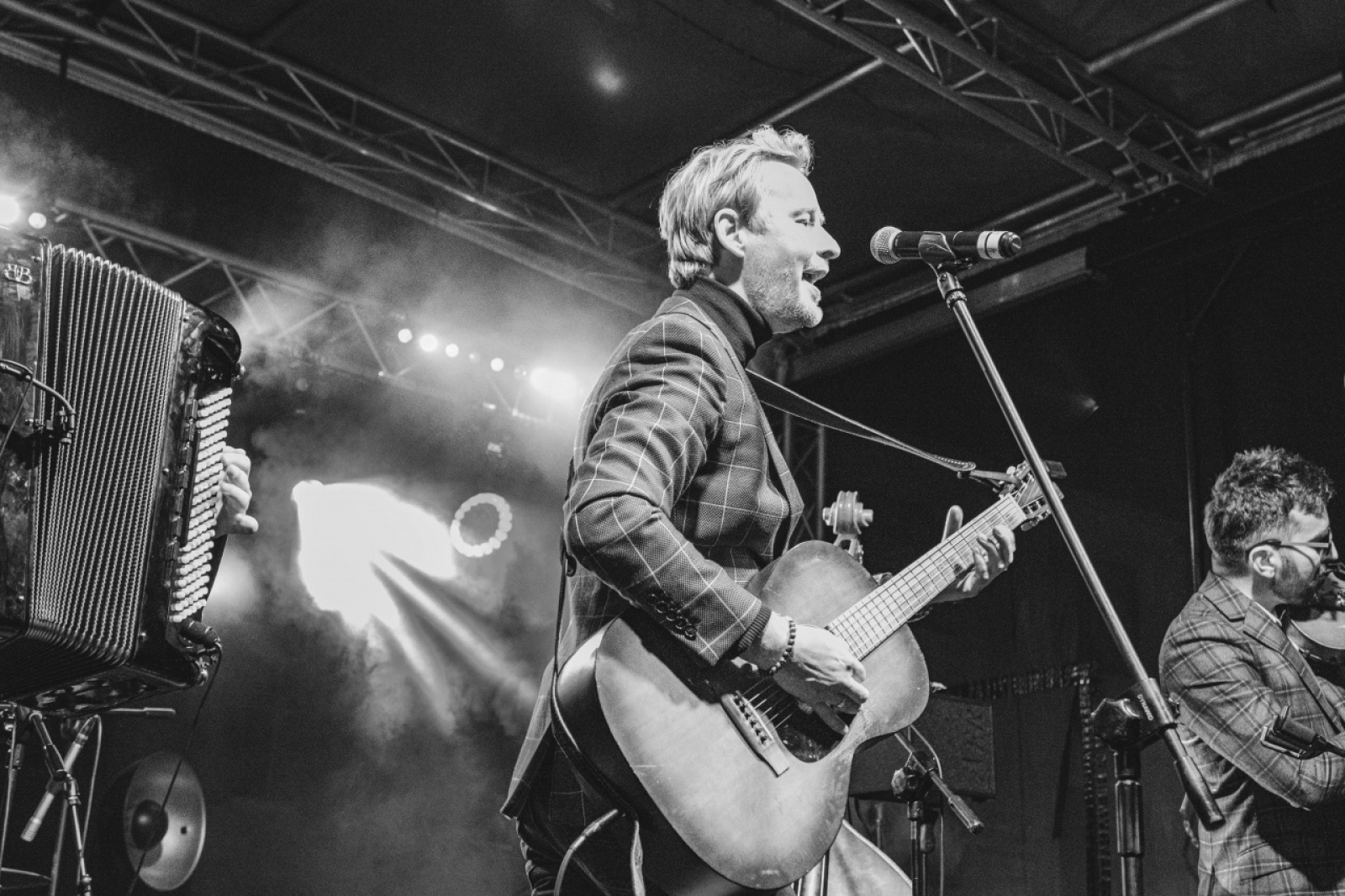 Zdjęcie w galerii na portalu naszwodzislaw.com: Klimatyczny DzieJesie(ń) Festiwal za nami [FOTO] wiadomości z regionu