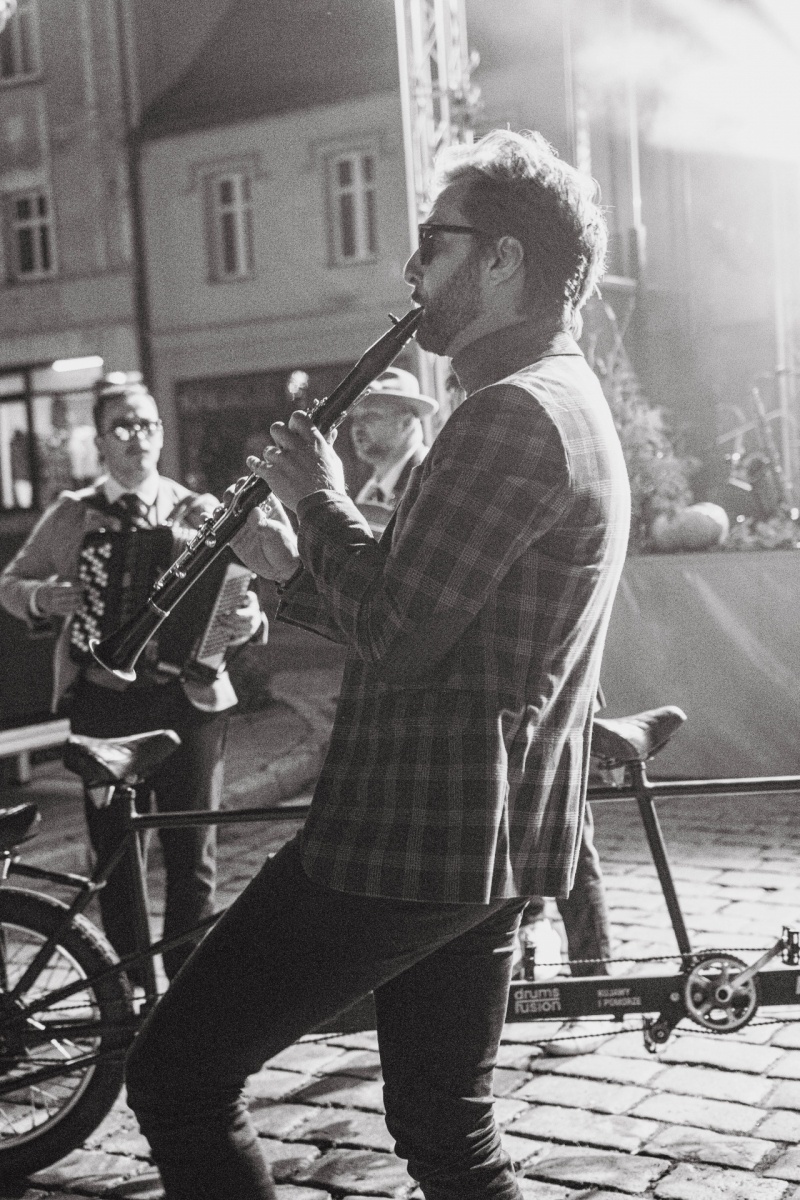 Zdjęcie w galerii na portalu naszwodzislaw.com: Klimatyczny DzieJesie(ń) Festiwal za nami [FOTO] wiadomości z regionu