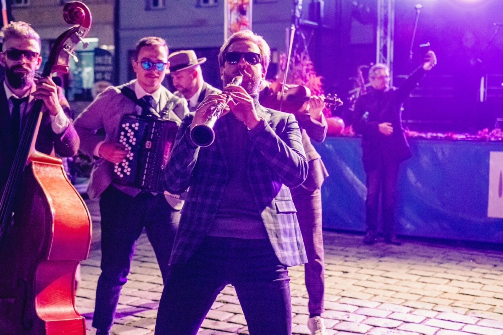 Zdjęcie w galerii na portalu naszwodzislaw.com: Klimatyczny DzieJesie(ń) Festiwal za nami [FOTO] wiadomości z regionu