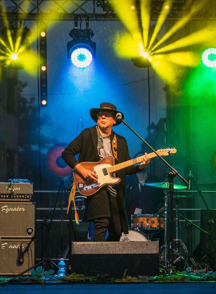 Zdjęcie w galerii na portalu naszwodzislaw.com: Klimatyczny DzieJesie(ń) Festiwal za nami [FOTO] wiadomości z regionu