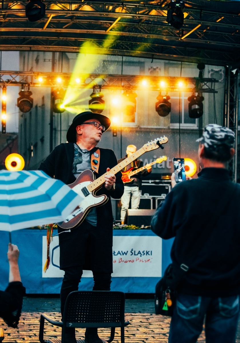 Zdjęcie w galerii na portalu naszwodzislaw.com: Klimatyczny DzieJesie(ń) Festiwal za nami [FOTO] wiadomości z regionu