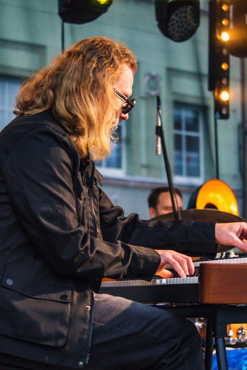 Zdjęcie w galerii na portalu naszwodzislaw.com: Klimatyczny DzieJesie(ń) Festiwal za nami [FOTO] wiadomości z regionu