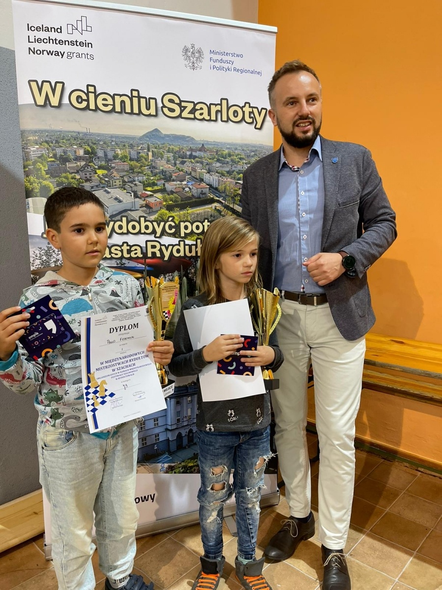 Zdjęcie w galerii na portalu naszwodzislaw.com: Rydułtowy. Weekend pod znakiem wieży, królowej i gońca [FOTO] wiadomości z regionu