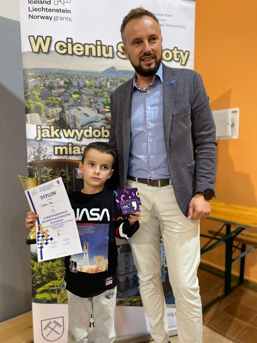 Zdjęcie w galerii na portalu naszwodzislaw.com: Rydułtowy. Weekend pod znakiem wieży, królowej i gońca [FOTO] wiadomości z regionu