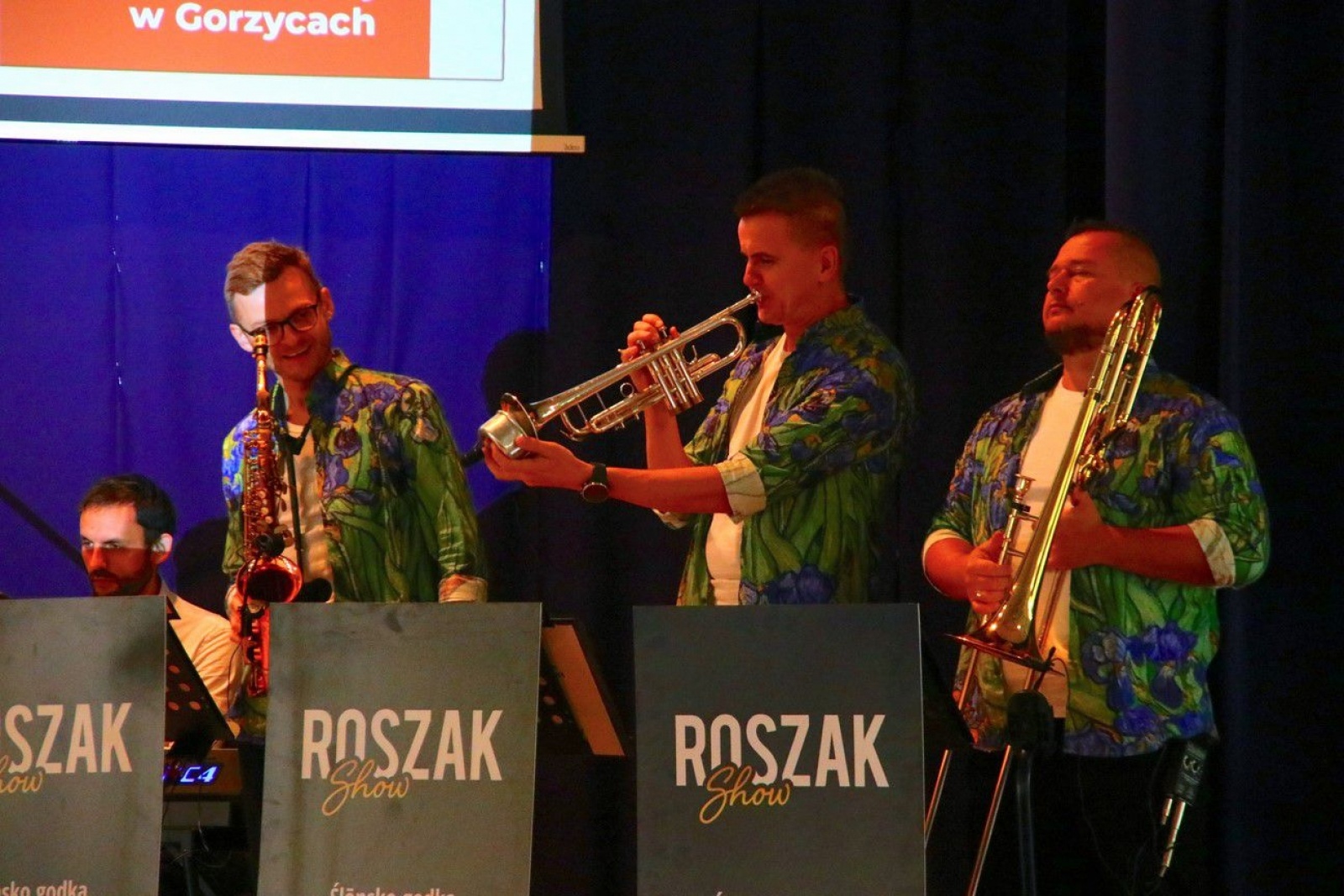 Zdjęcie w galerii na portalu naszwodzislaw.com: Witaj Polsko! Koncert jubileuszowy zawitał do DPS Gorzyce [FOTO] wiadomości z regionu