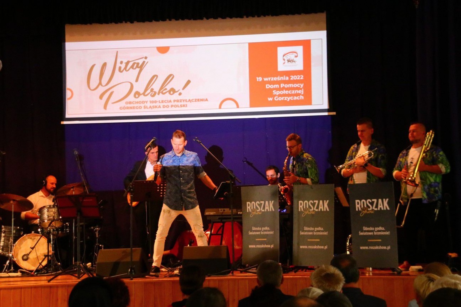 Zdjęcie w galerii na portalu naszwodzislaw.com: Witaj Polsko! Koncert jubileuszowy zawitał do DPS Gorzyce [FOTO] wiadomości z regionu