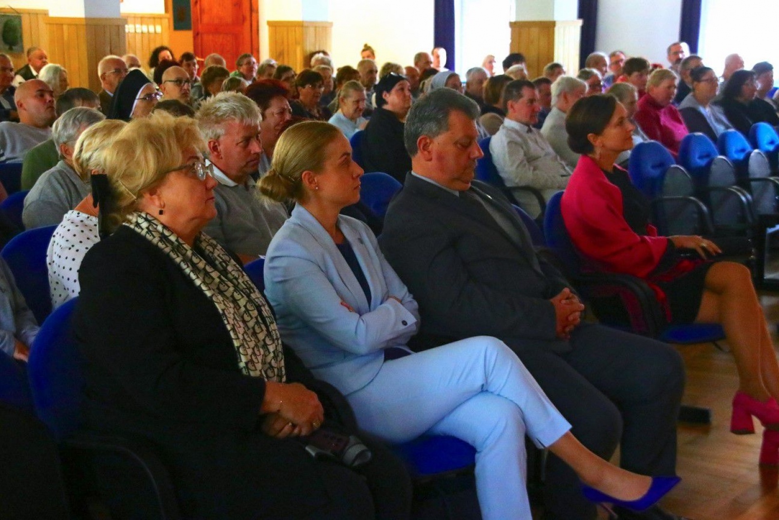 Zdjęcie w galerii na portalu naszwodzislaw.com: Witaj Polsko! Koncert jubileuszowy zawitał do DPS Gorzyce [FOTO] wiadomości z regionu