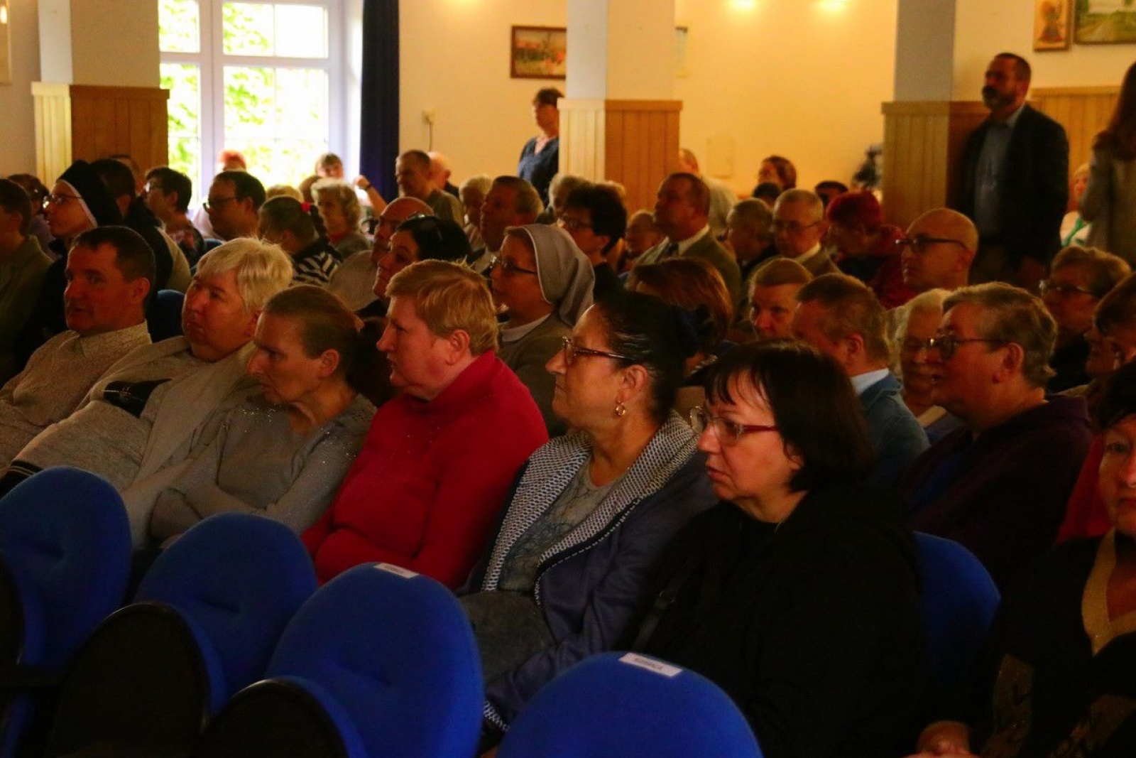 Zdjęcie w galerii na portalu naszwodzislaw.com: Witaj Polsko! Koncert jubileuszowy zawitał do DPS Gorzyce [FOTO] wiadomości z regionu