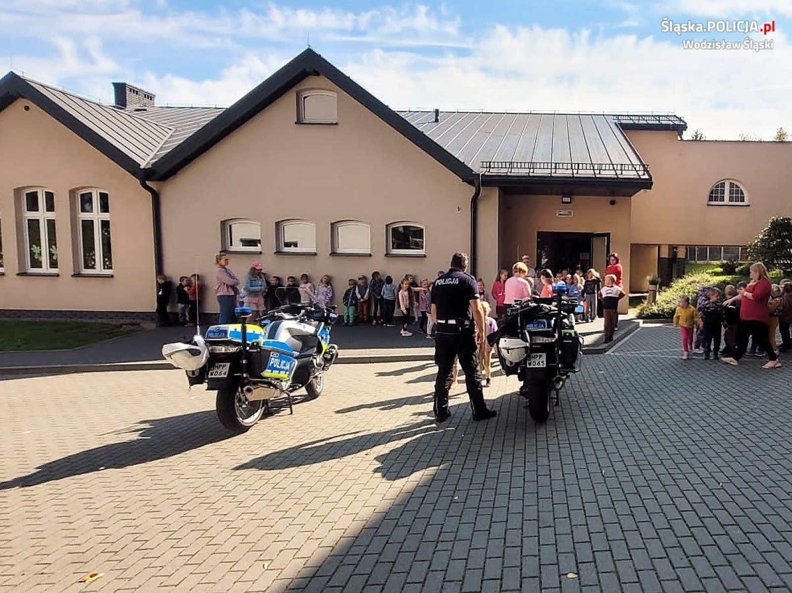 Zdjęcie w galerii na portalu naszwodzislaw.com: Drogówka edukuje najmłodszych wiadomości z regionu