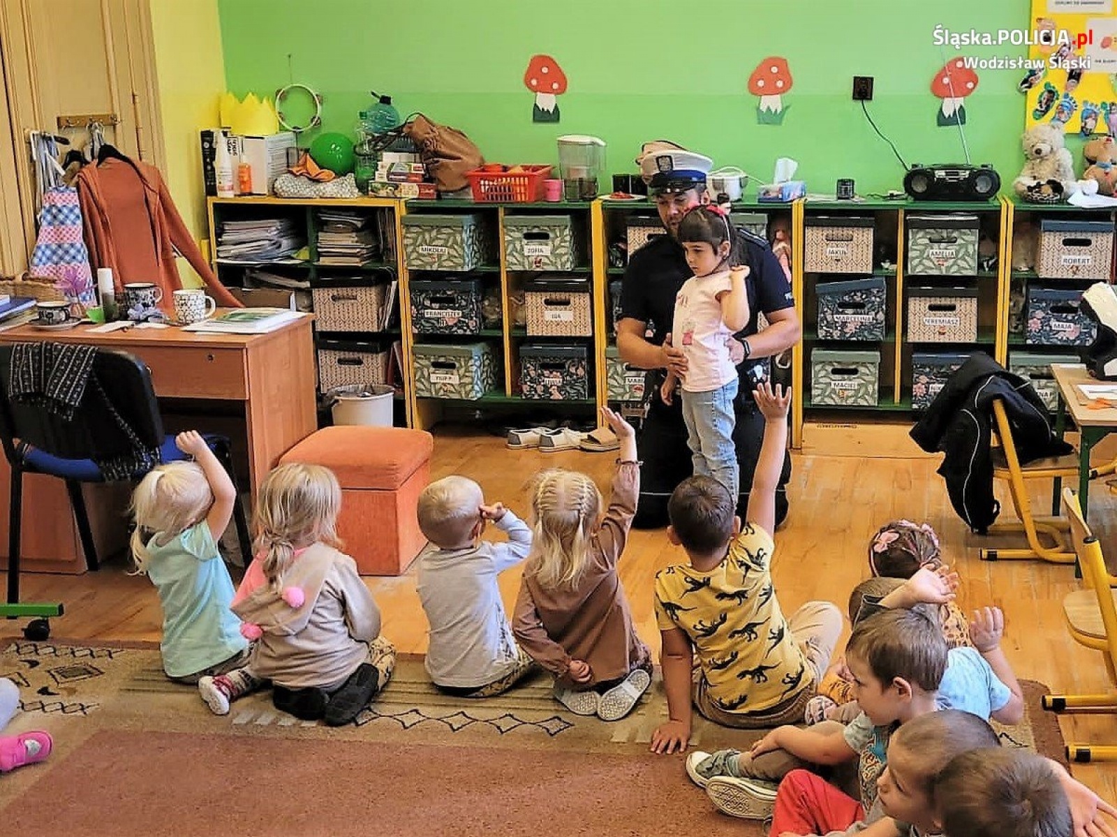 Zdjęcie w galerii na portalu naszwodzislaw.com: Drogówka edukuje najmłodszych wiadomości z regionu