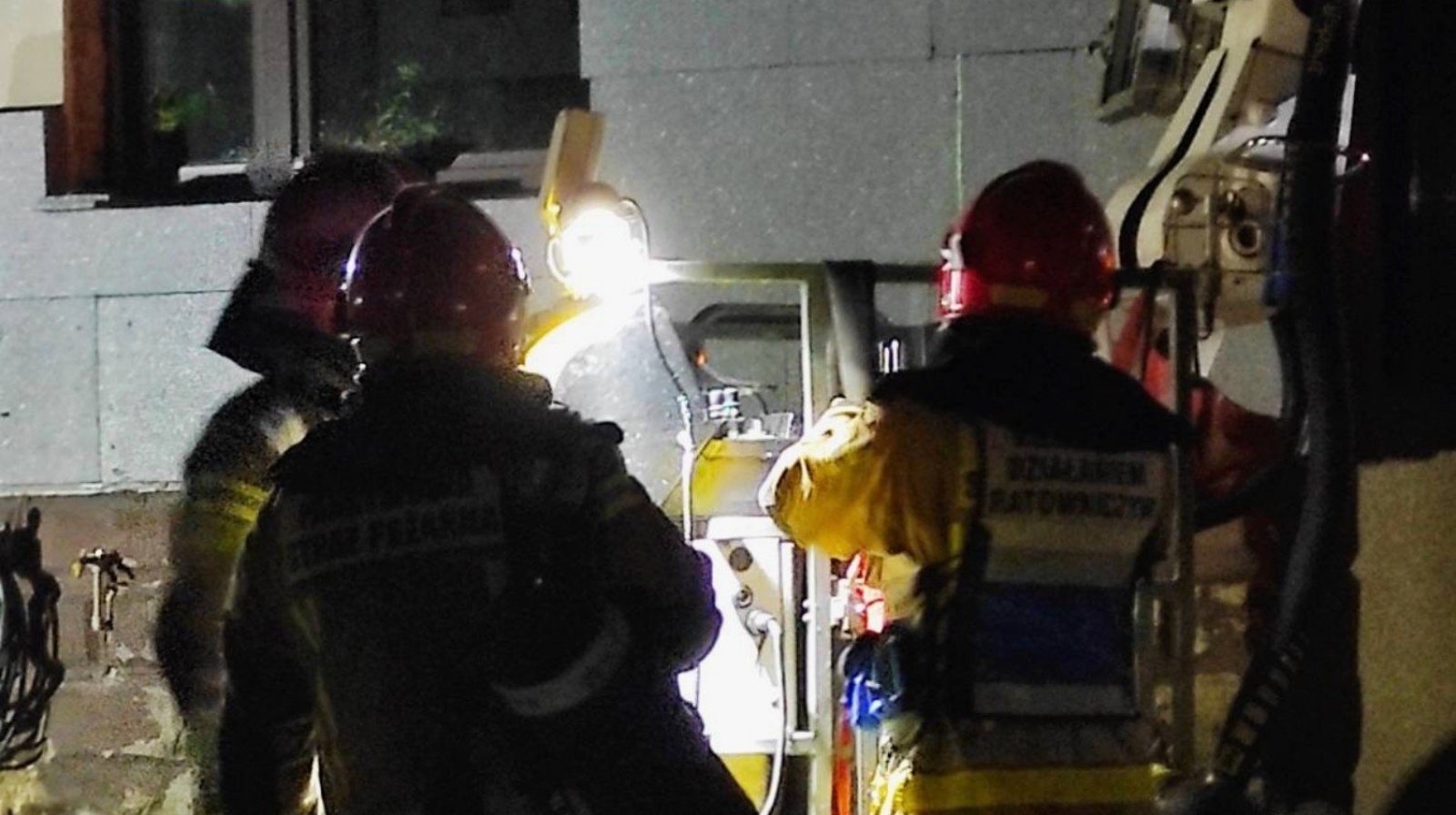 Zdjęcie w galerii na portalu naszwodzislaw.com: Rodzinie z Radlina spłonął dom. Potrzebują pomocy wiadomości z regionu