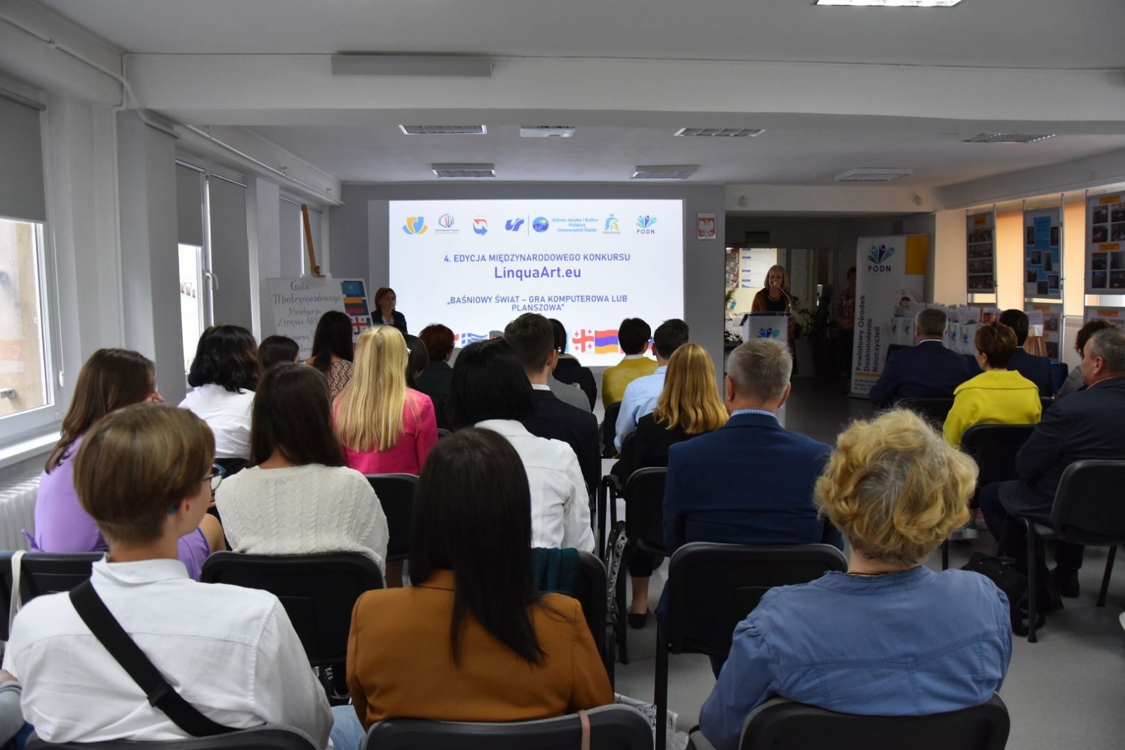 Zdjęcie w galerii na portalu naszwodzislaw.com: Baśnie i gry nie znają języków oraz granic. Poznaliśmy laureatów LiquaART.eu wiadomości z regionu