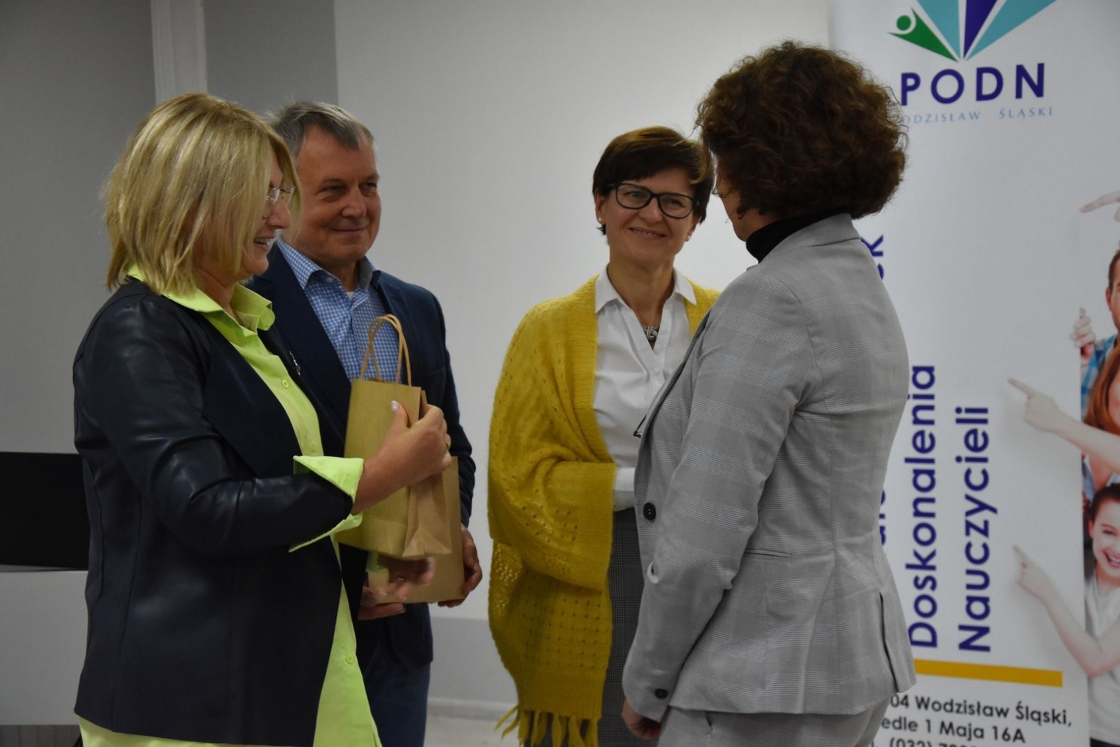 Zdjęcie w galerii na portalu naszwodzislaw.com: Baśnie i gry nie znają języków oraz granic. Poznaliśmy laureatów LiquaART.eu wiadomości z regionu