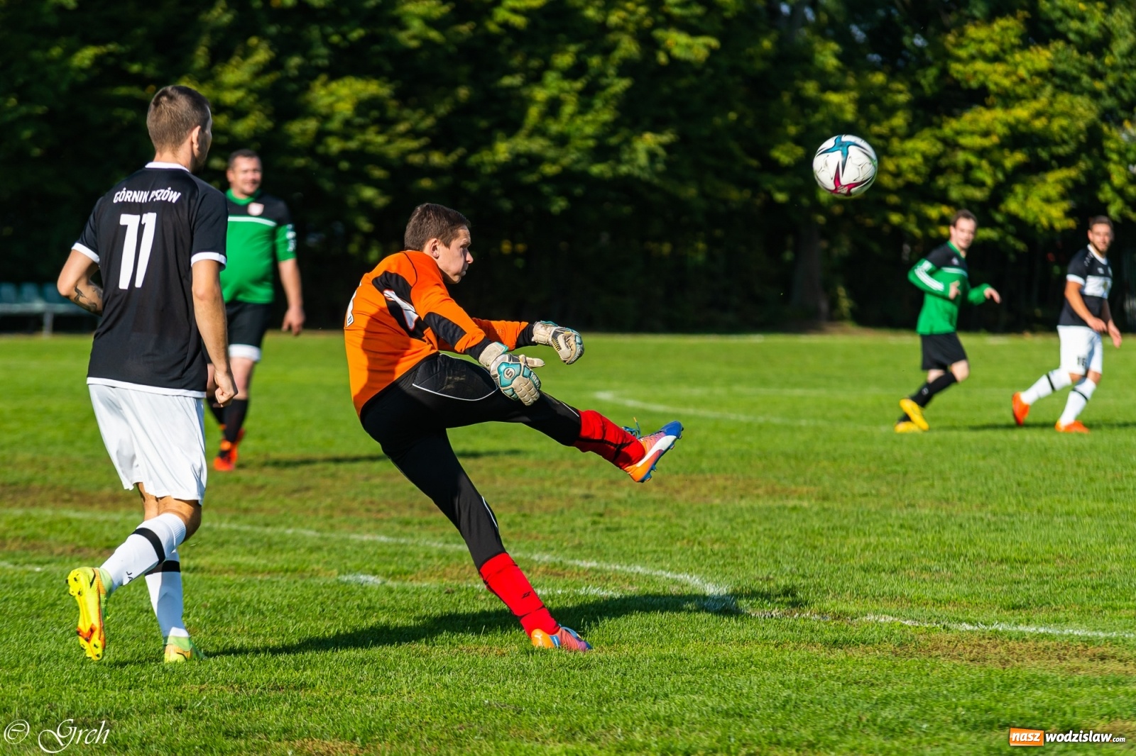 Zdjęcie w galerii na portalu naszwodzislaw.com: Wicher Płonia niestraszny pszowskiemu Górnikowi [FOTO] wiadomości z regionu