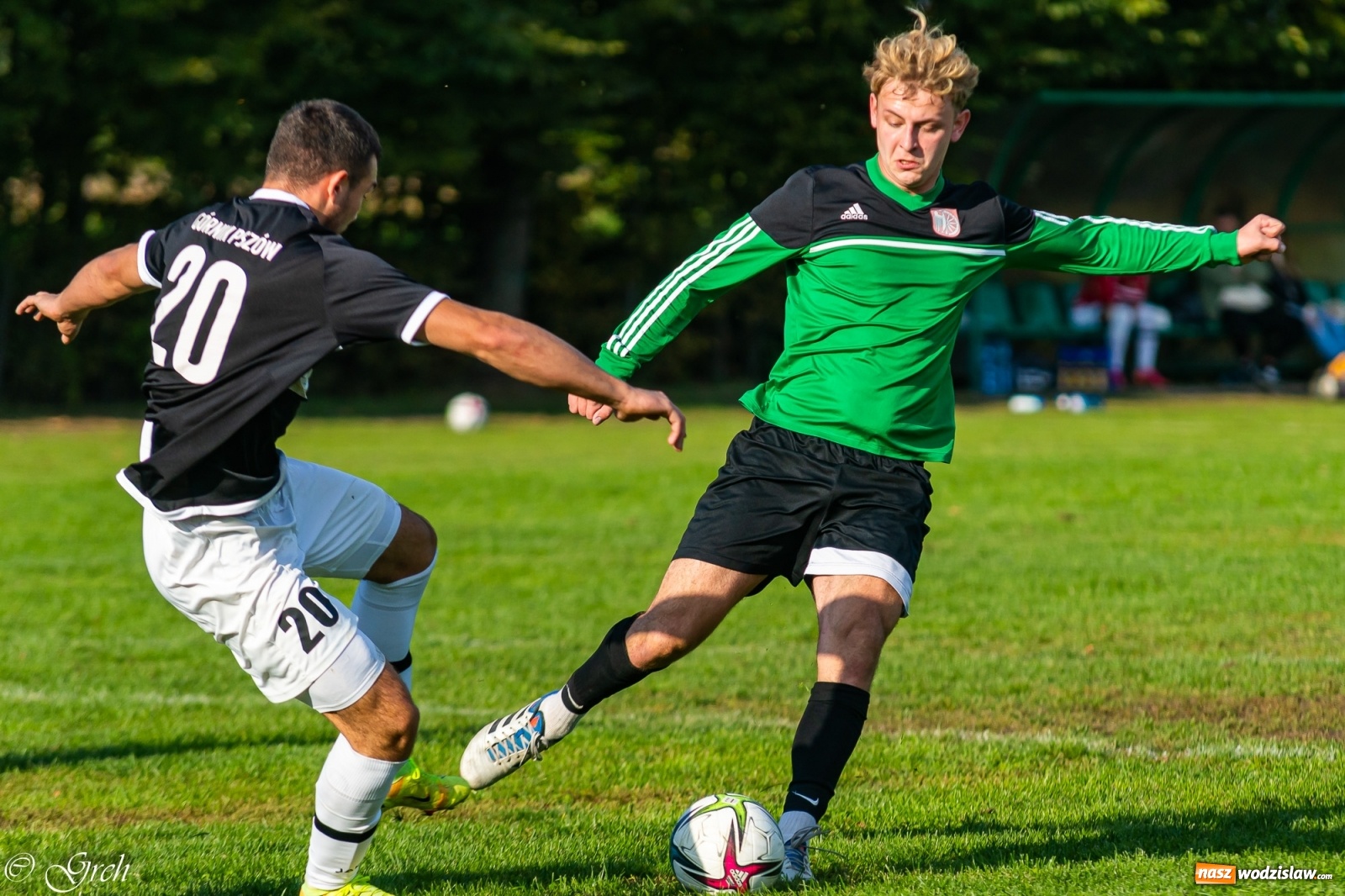 Zdjęcie w galerii na portalu naszwodzislaw.com: Wicher Płonia niestraszny pszowskiemu Górnikowi [FOTO] wiadomości z regionu