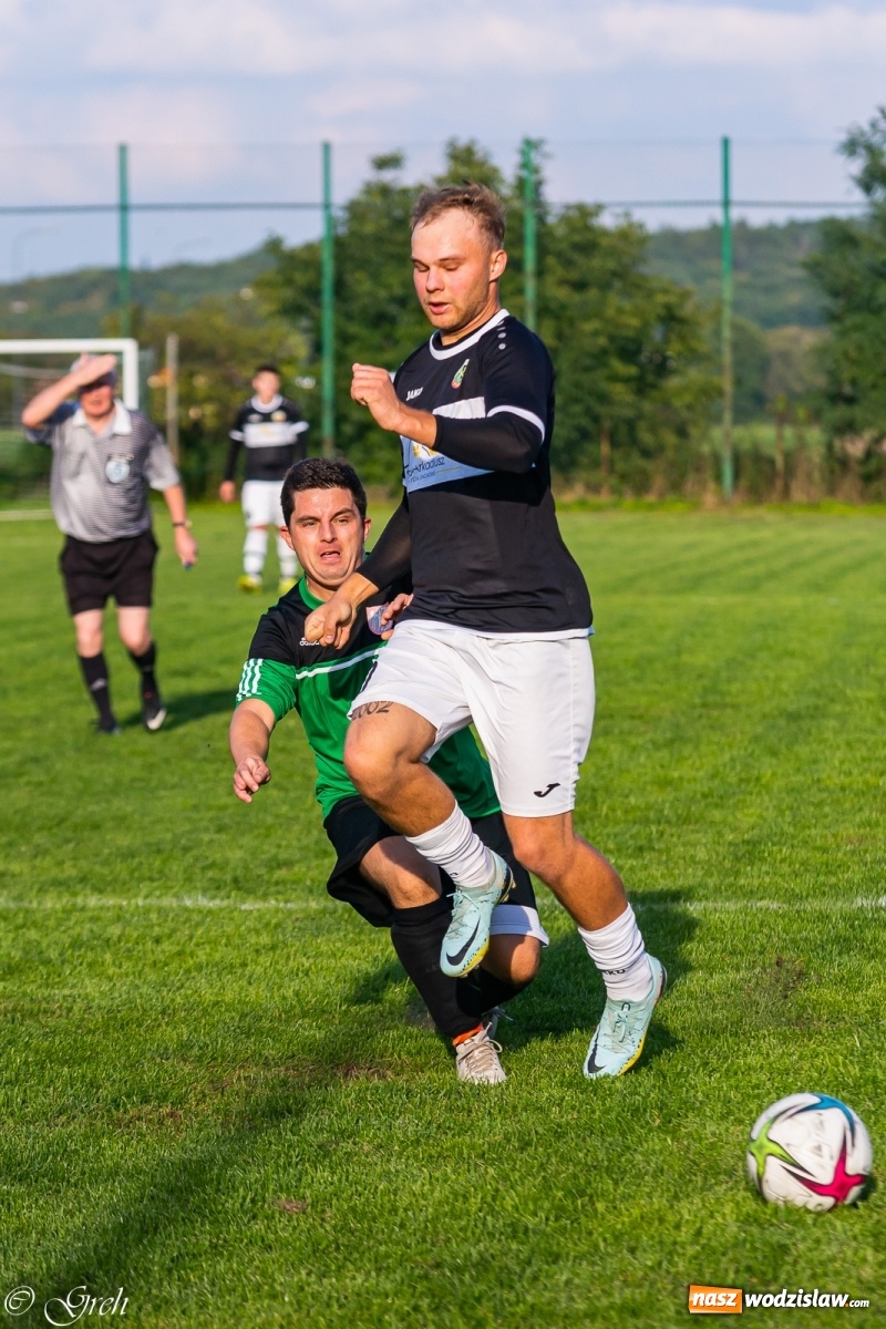Zdjęcie w galerii na portalu naszwodzislaw.com: Wicher Płonia niestraszny pszowskiemu Górnikowi [FOTO] wiadomości z regionu
