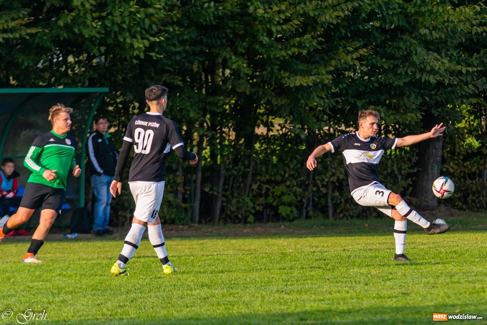 Zdjęcie w galerii na portalu naszwodzislaw.com: Wicher Płonia niestraszny pszowskiemu Górnikowi [FOTO] wiadomości z regionu