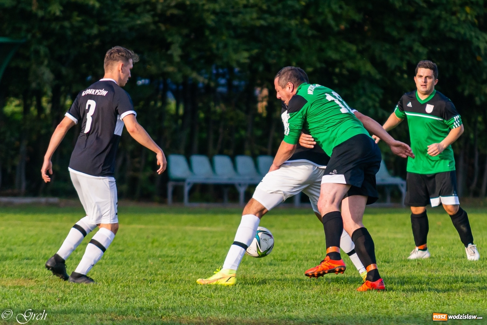 Zdjęcie w galerii na portalu naszwodzislaw.com: Wicher Płonia niestraszny pszowskiemu Górnikowi [FOTO] wiadomości z regionu