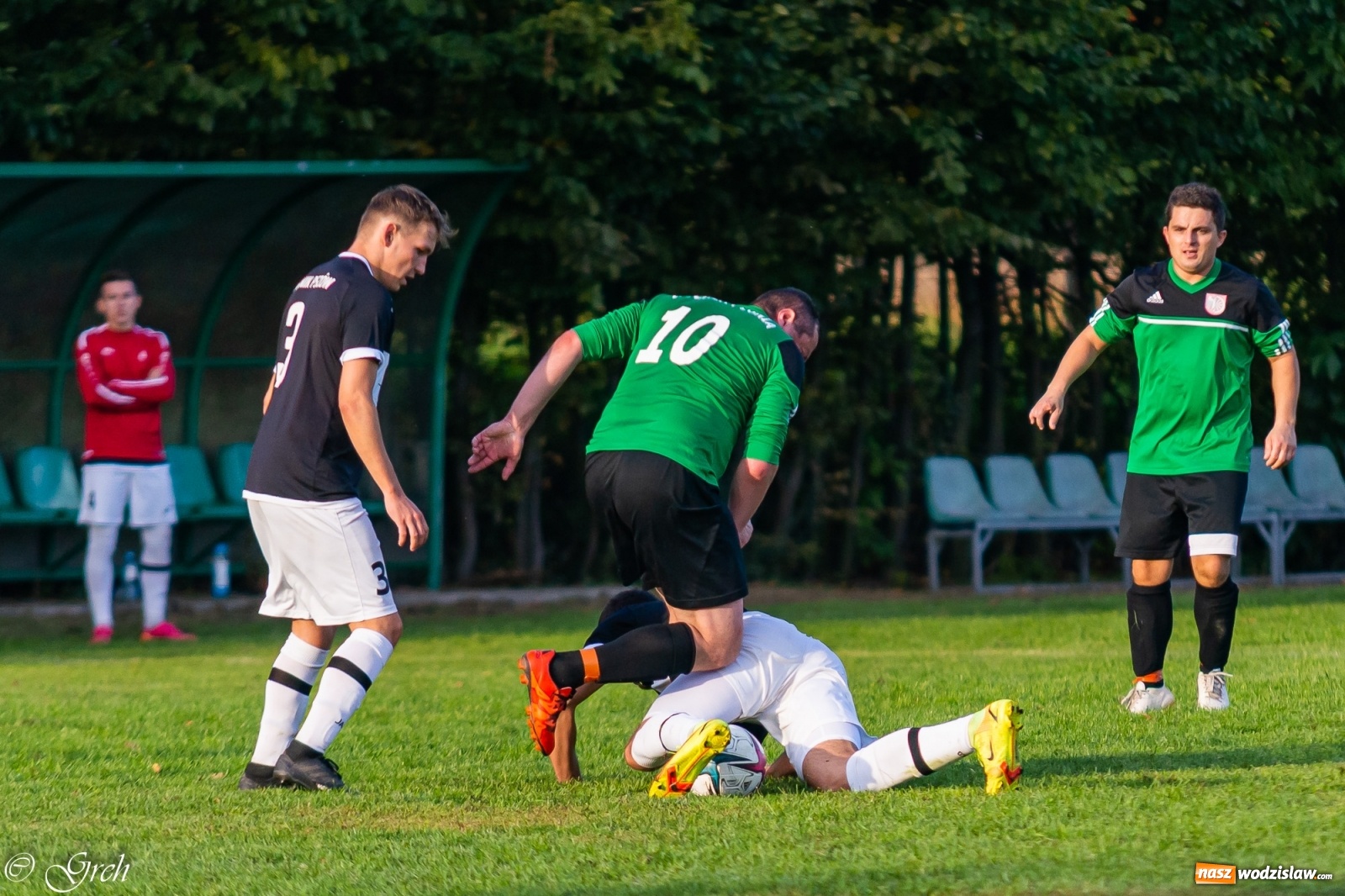 Zdjęcie w galerii na portalu naszwodzislaw.com: Wicher Płonia niestraszny pszowskiemu Górnikowi [FOTO] wiadomości z regionu