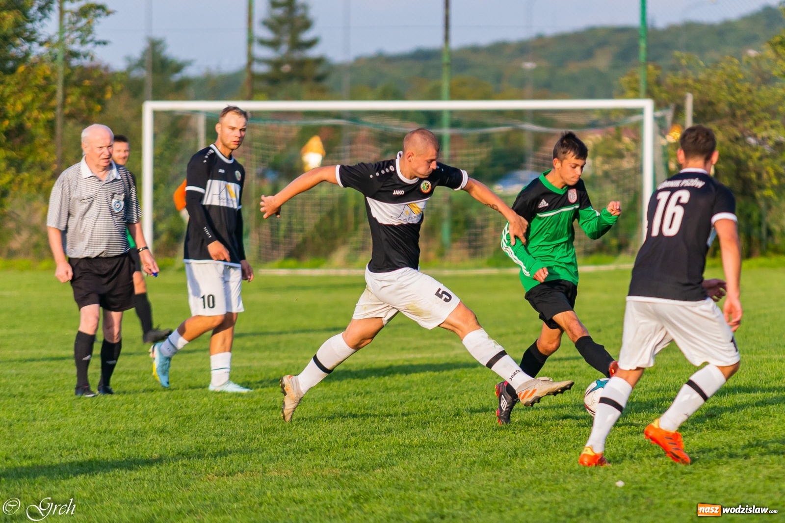 Zdjęcie w galerii na portalu naszwodzislaw.com: Wicher Płonia niestraszny pszowskiemu Górnikowi [FOTO] wiadomości z regionu