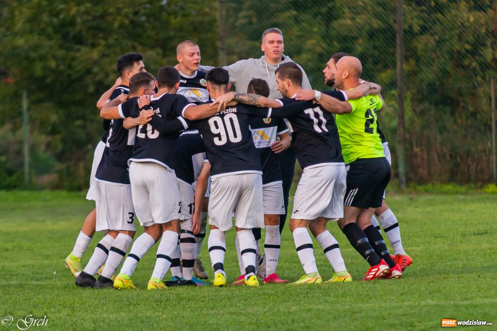 Zdjęcie w galerii na portalu naszwodzislaw.com: Wicher Płonia niestraszny pszowskiemu Górnikowi [FOTO] wiadomości z regionu
