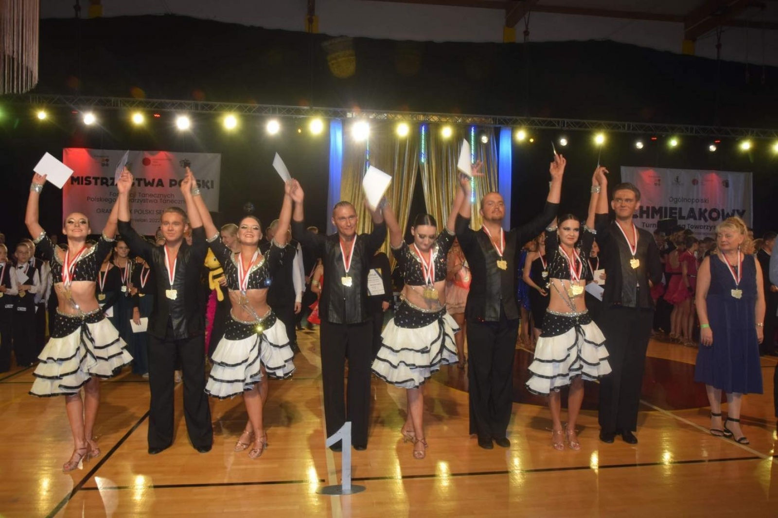 Zdjęcie w galerii na portalu naszwodzislaw.com: SPIN podwójnym Mistrzem Polski w tańcu towarzyskim wiadomości z regionu