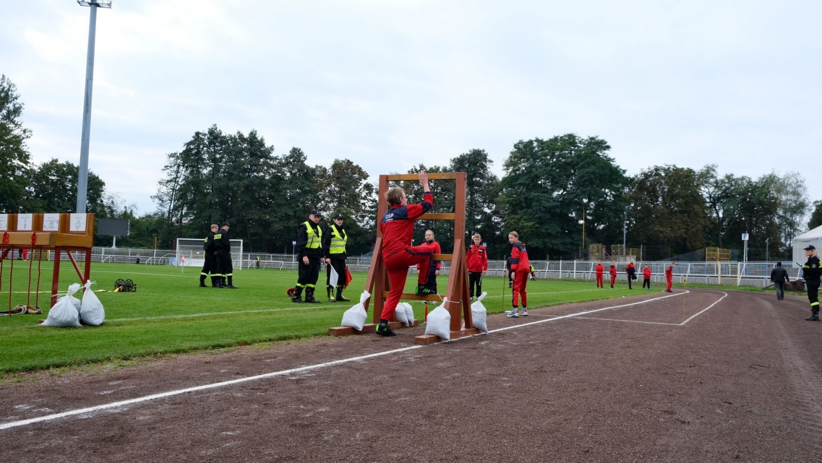 Zdjęcie w galerii na portalu naszwodzislaw.com: Strażackie zawody sportowo-pożarnicze za nami. Kto okazał się najlepszy? [FOTO] wiadomości z regionu