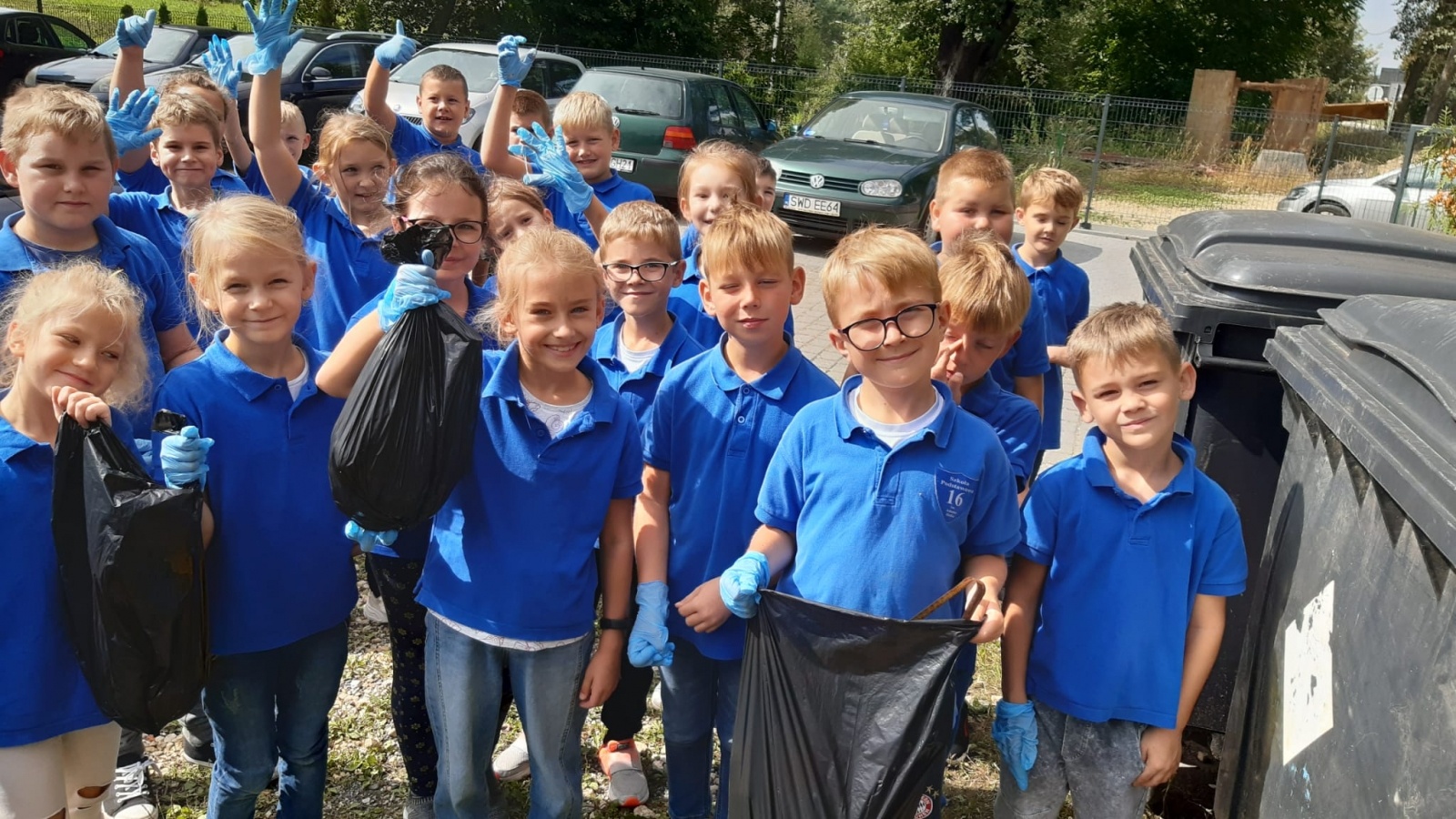 Zdjęcie w galerii na portalu naszwodzislaw.com: Uczniowie z Zawady sprzątali świat wiadomości z regionu