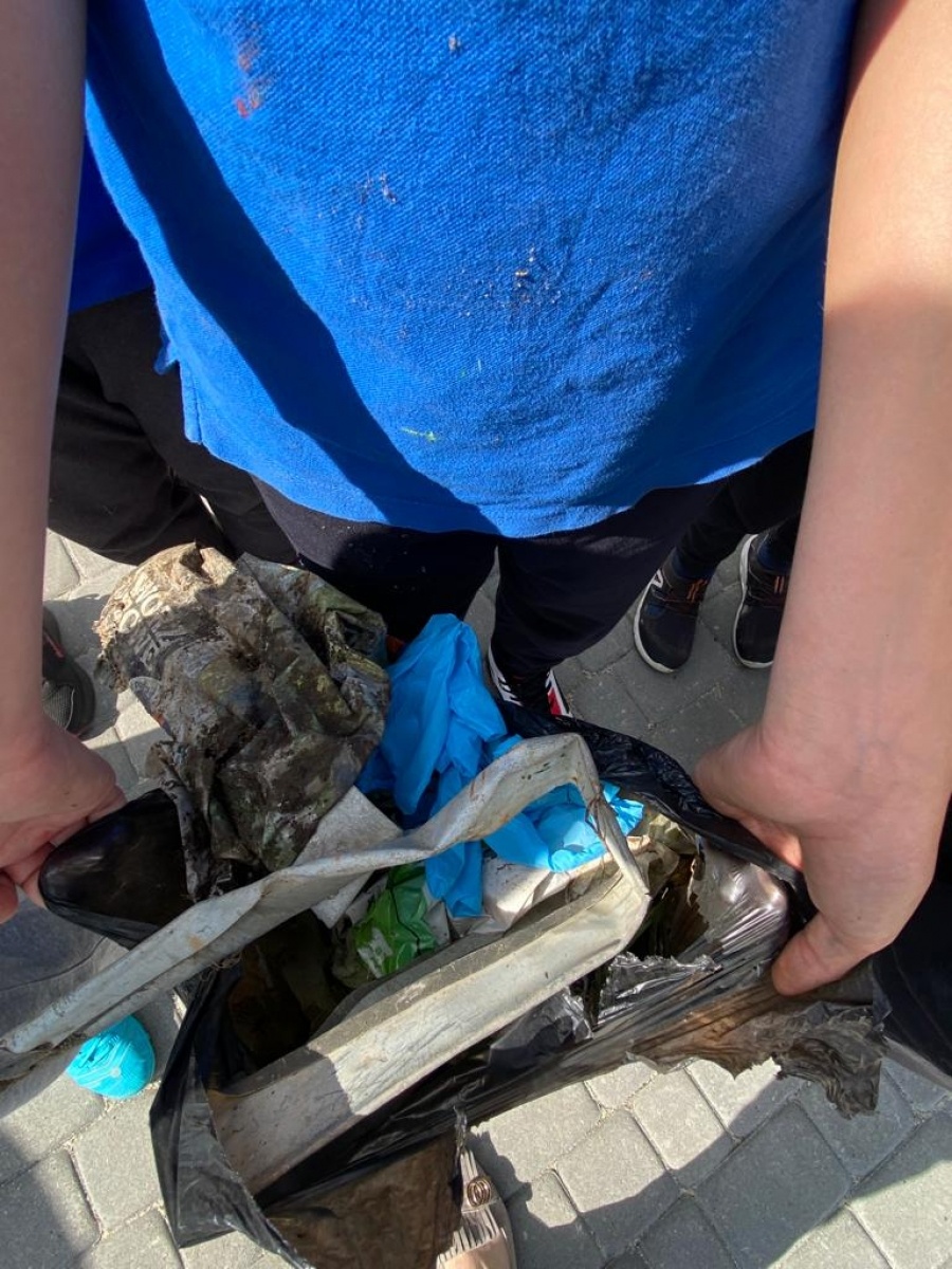 Zdjęcie w galerii na portalu naszwodzislaw.com: Uczniowie z Zawady sprzątali świat wiadomości z regionu