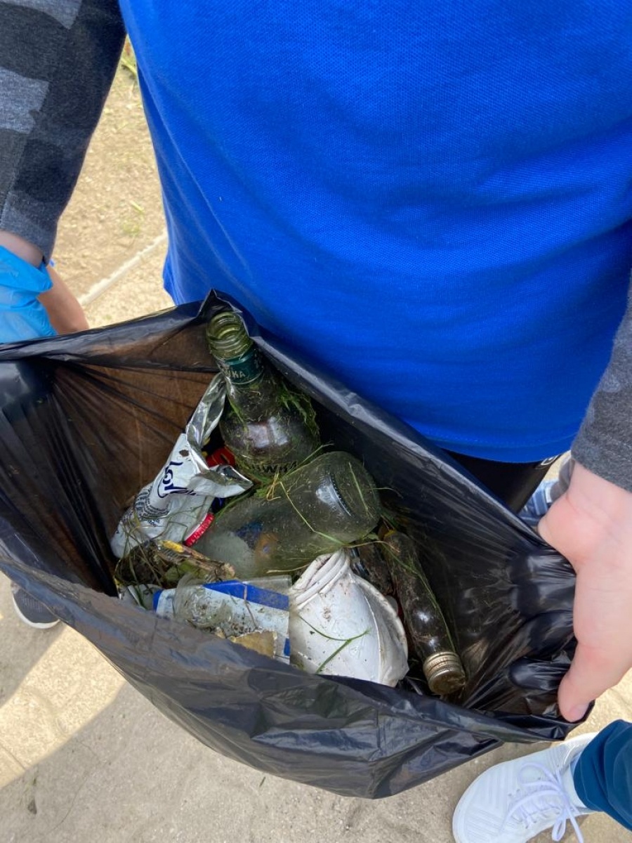 Zdjęcie w galerii na portalu naszwodzislaw.com: Uczniowie z Zawady sprzątali świat wiadomości z regionu