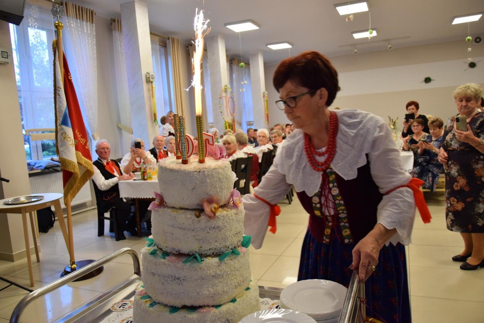 Zdjęcie w galerii na portalu naszwodzislaw.com: Huczna uroczystość z okazji 70-lecia KGW w Mszanie [FOTO] wiadomości z regionu