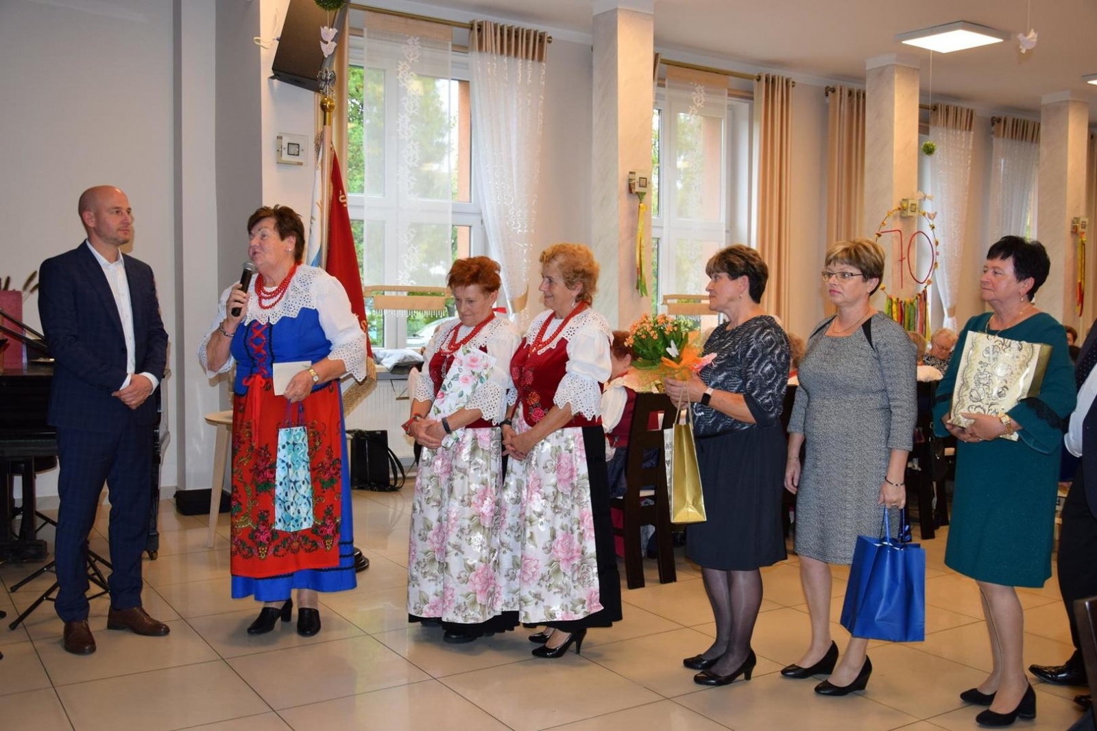 Zdjęcie w galerii na portalu naszwodzislaw.com: Huczna uroczystość z okazji 70-lecia KGW w Mszanie [FOTO] wiadomości z regionu