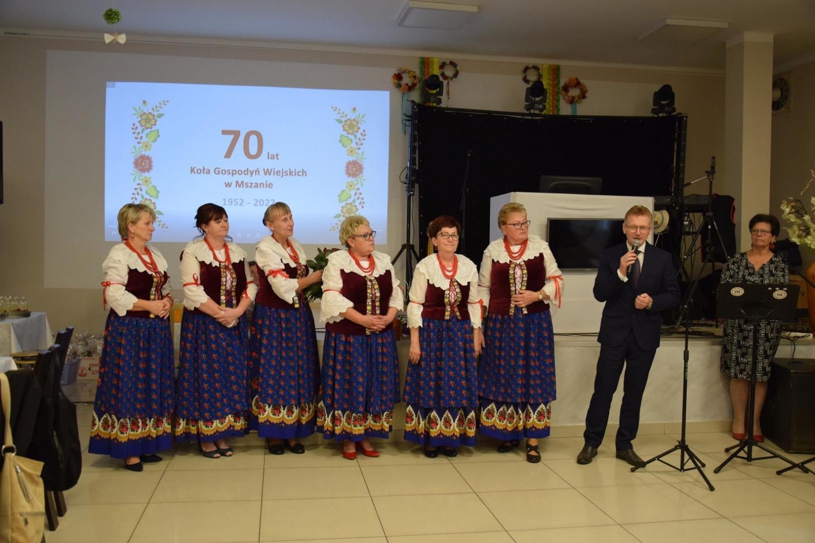 Zdjęcie w galerii na portalu naszwodzislaw.com: Huczna uroczystość z okazji 70-lecia KGW w Mszanie [FOTO] wiadomości z regionu