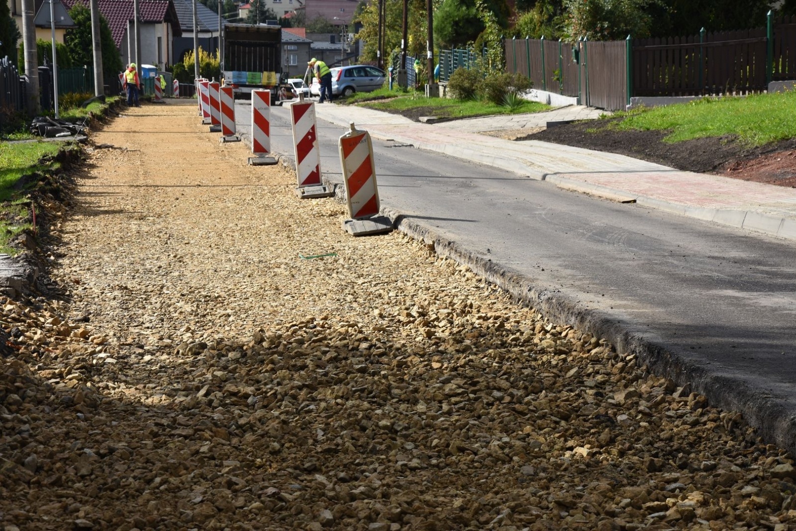 Zdjęcie w galerii na portalu naszwodzislaw.com: Dla poprawy komfortu i bezpieczeństwa. Remonty powiatowych dróg [FOTO] wiadomości z regionu