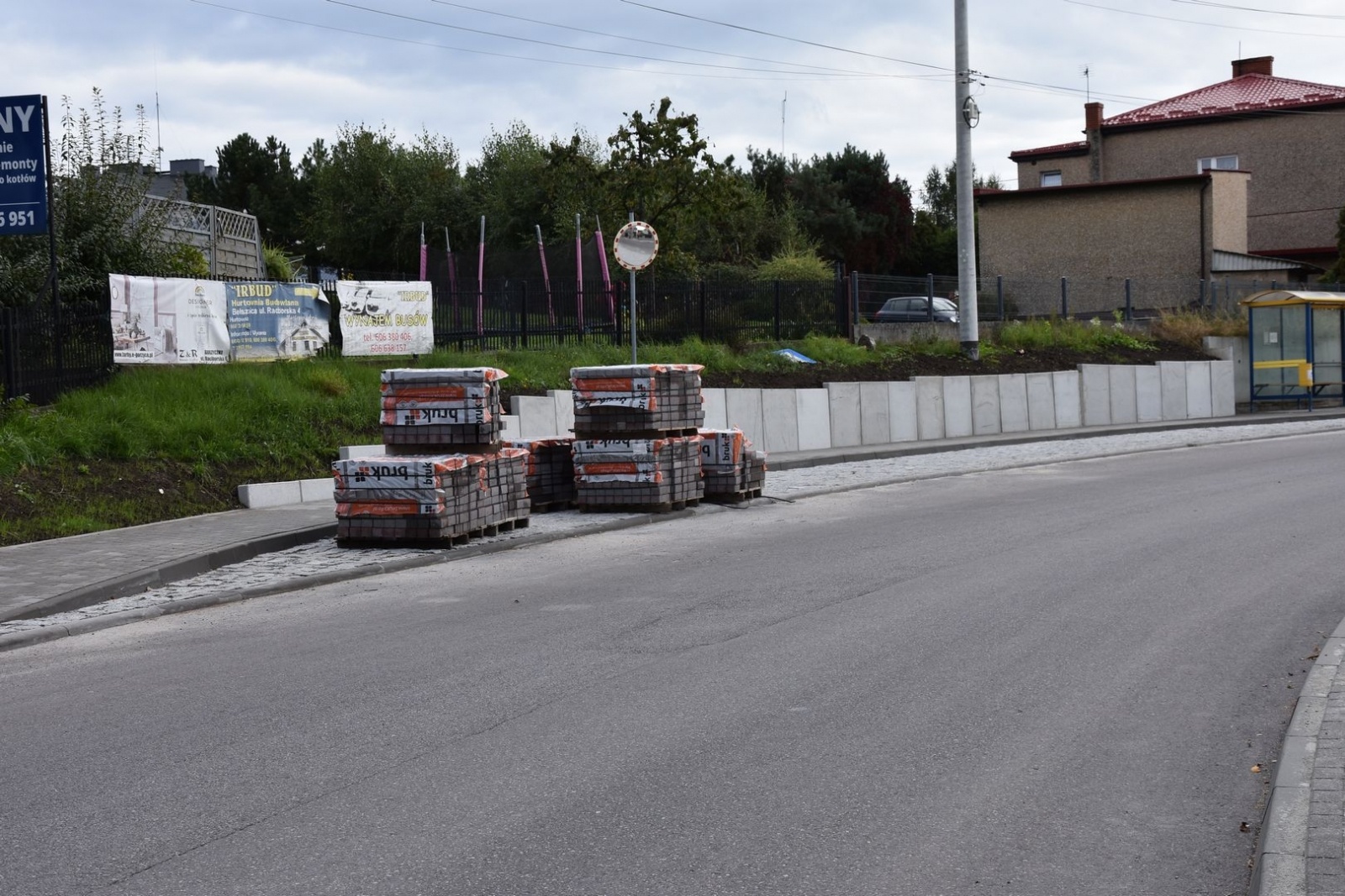 Zdjęcie w galerii na portalu naszwodzislaw.com: Dla poprawy komfortu i bezpieczeństwa. Remonty powiatowych dróg [FOTO] wiadomości z regionu
