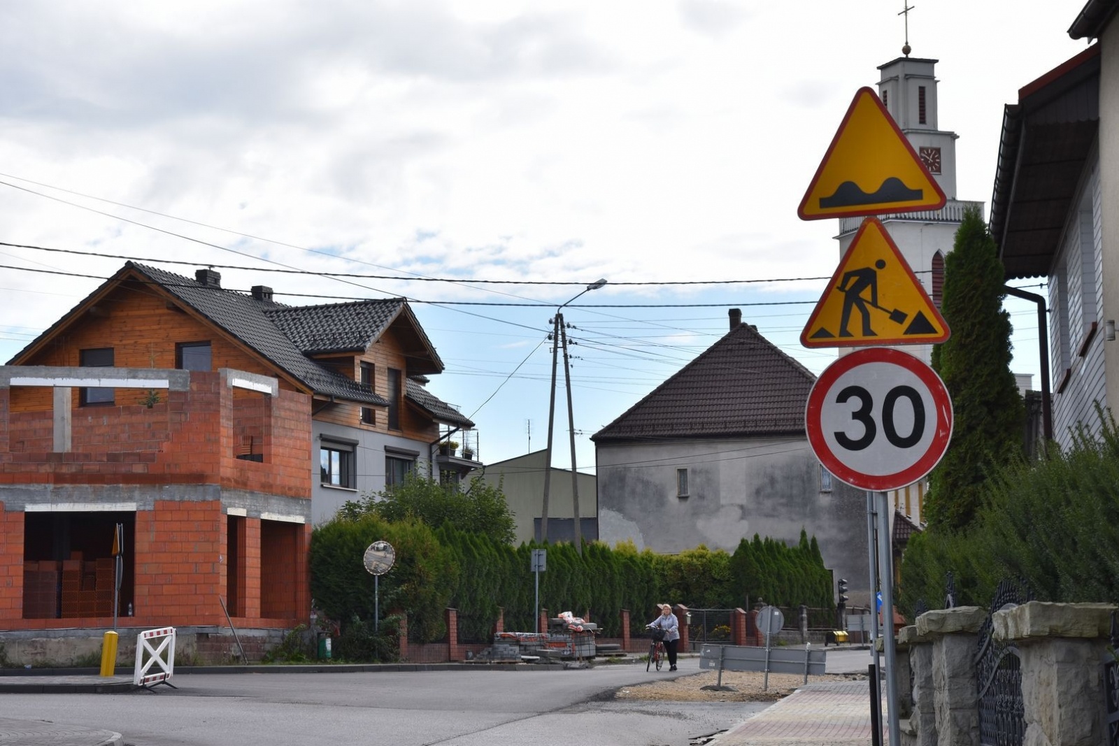 Zdjęcie w galerii na portalu naszwodzislaw.com: Dla poprawy komfortu i bezpieczeństwa. Remonty powiatowych dróg [FOTO] wiadomości z regionu